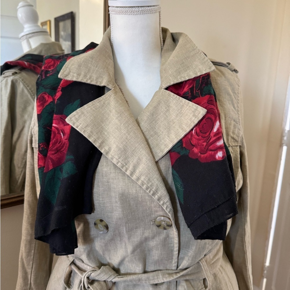 Old Navy Women's Beige Trench Coat - Picture 9 of 10